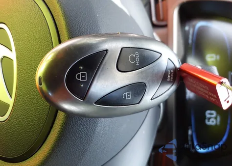 2025 Hyundai Elantra Sel Sport z USA, uszkodzony, nr VIN KMHLM4DG7SU913605